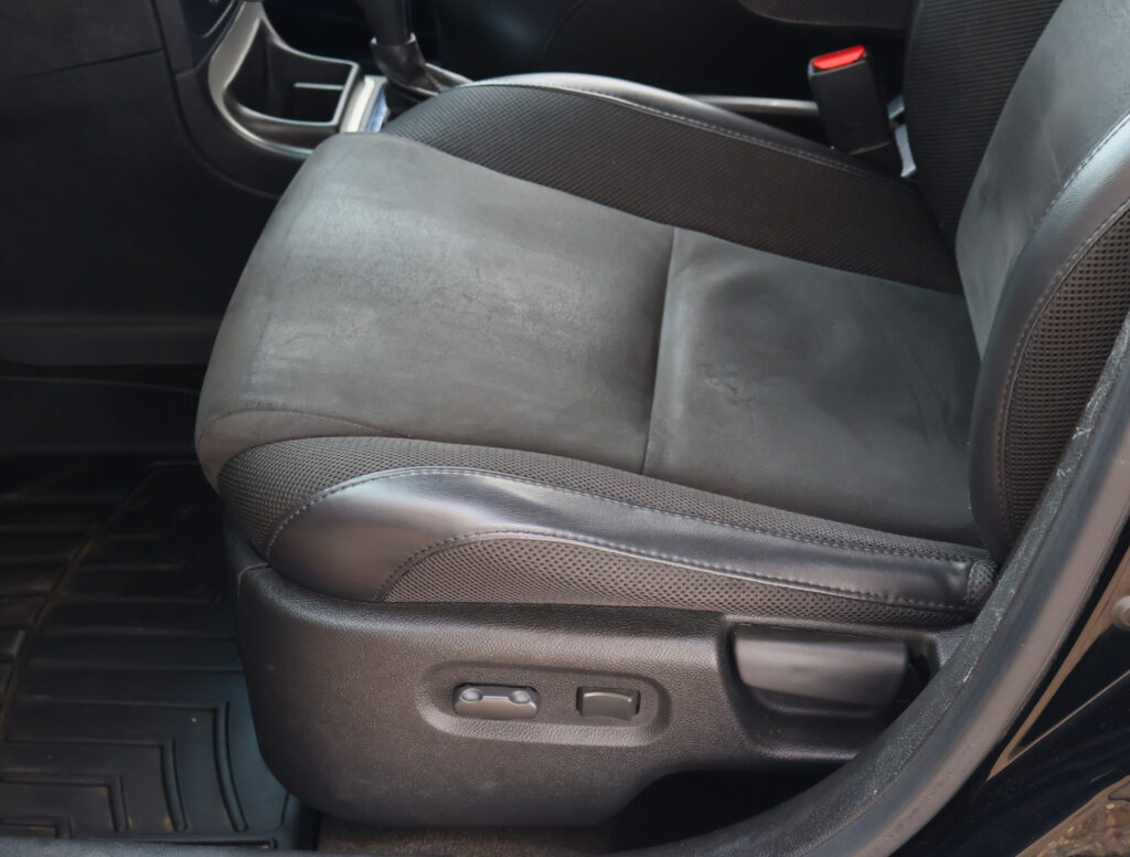 2010 BLACK CHEVROLET HHR EXT SPORTS VAN