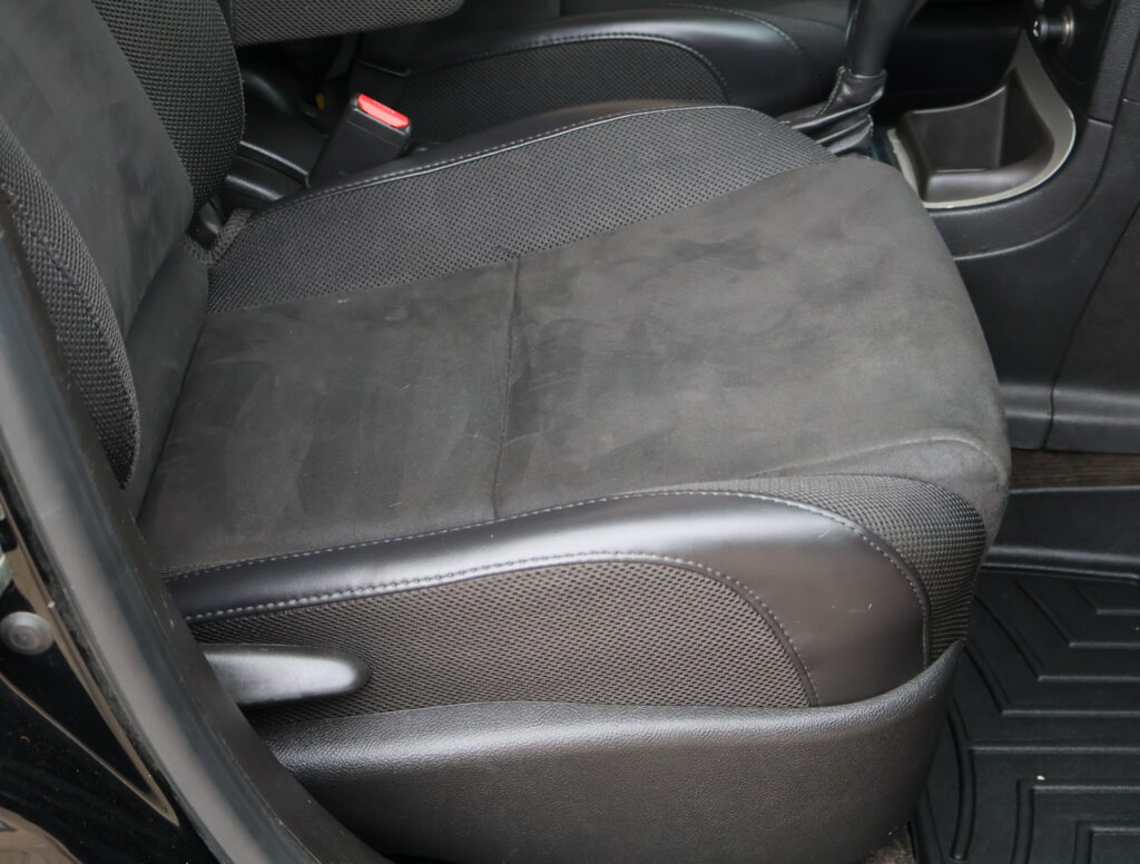 2010 BLACK CHEVROLET HHR EXT SPORTS VAN