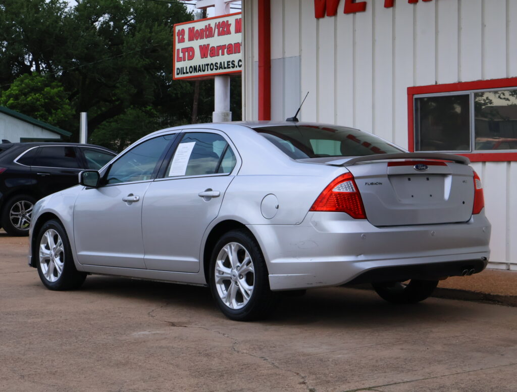 2012 SILVER FORD FUSION SEDAN 4-DR