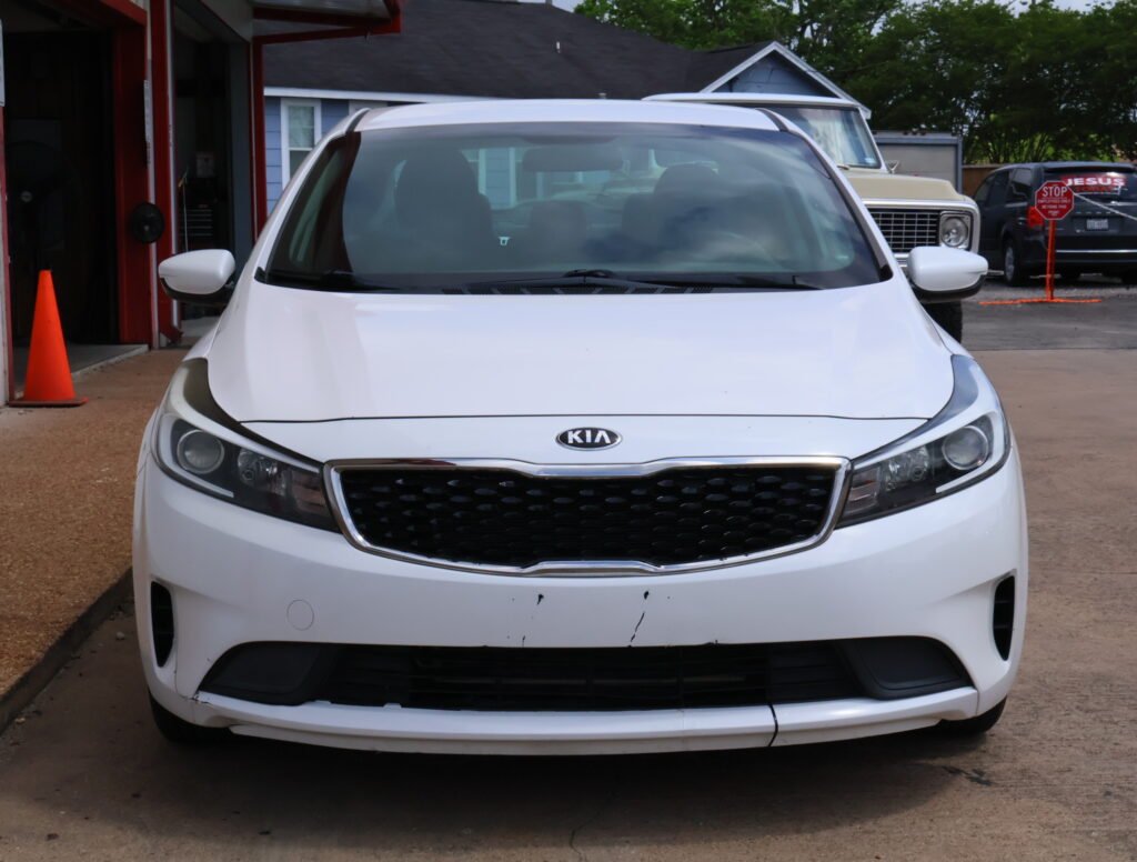 2017 WHITE KIA FORTE SEDAN 4-DR