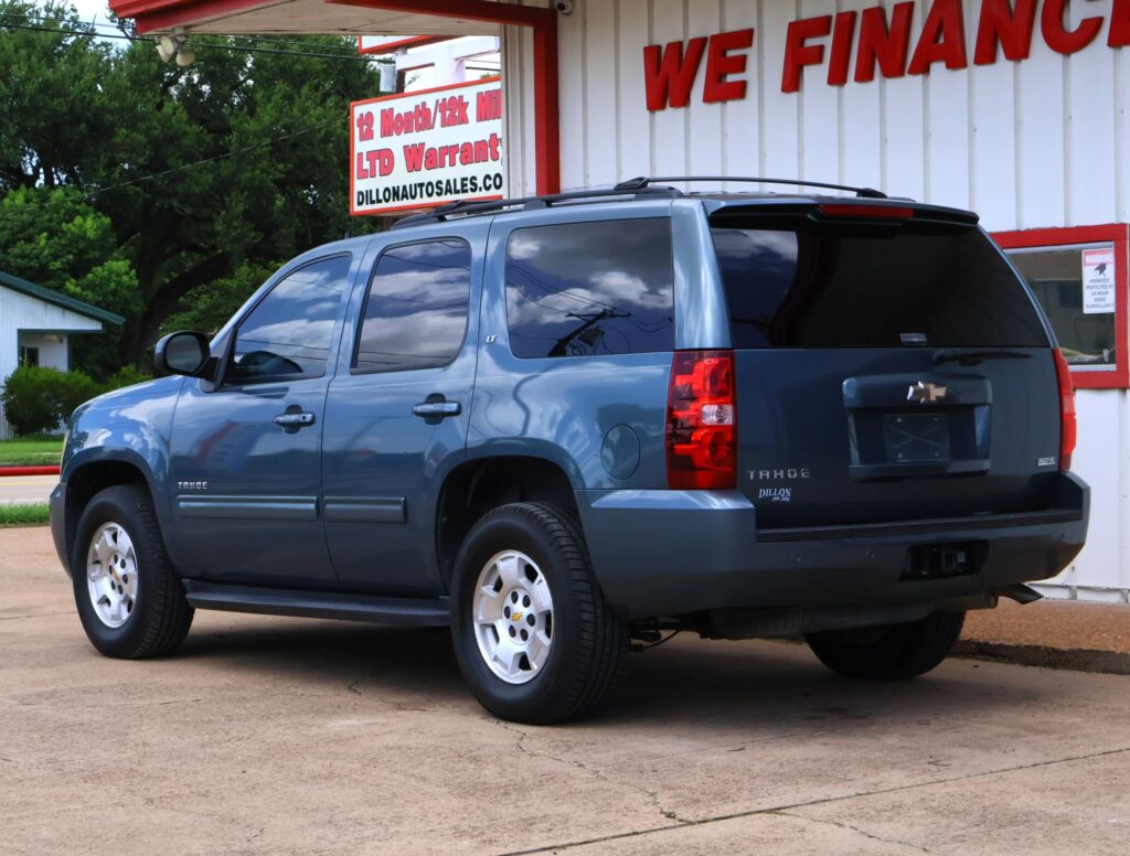 2010 BLUE CHEVROLET TAHOE SUV 4-DR