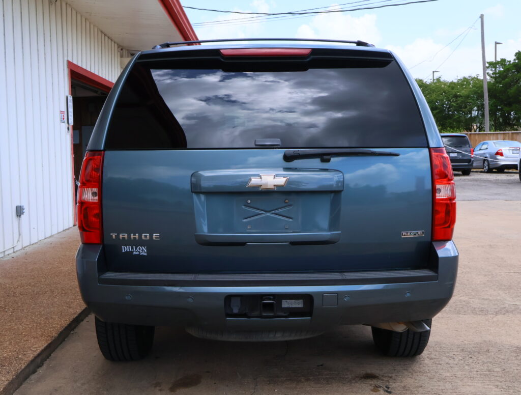 2010 BLUE CHEVROLET TAHOE SUV 4-DR
