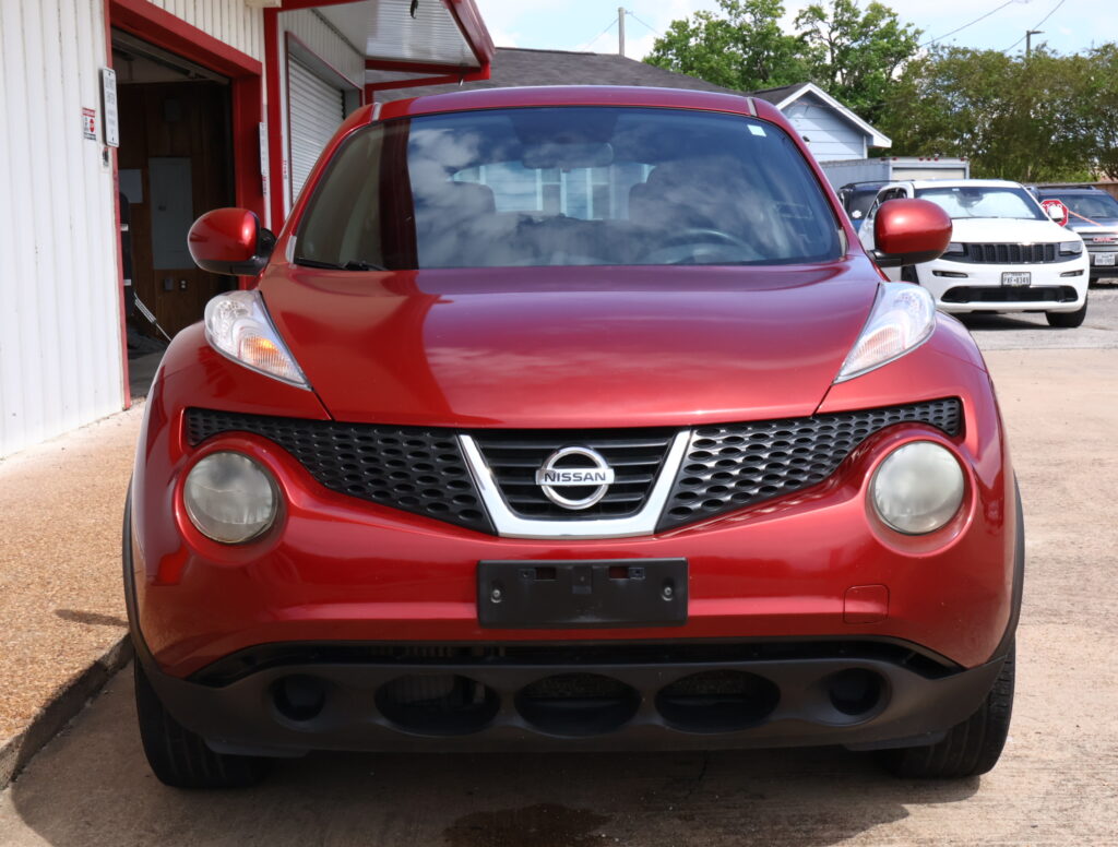 2013 MAROON NISSAN JUKE SUV 4-DR