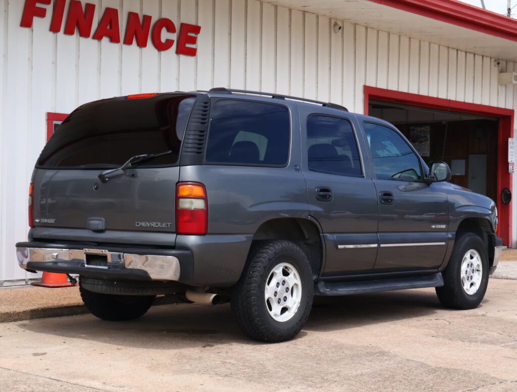 2002 GRAY CHEVROLET TAHOE SUV 4-DR