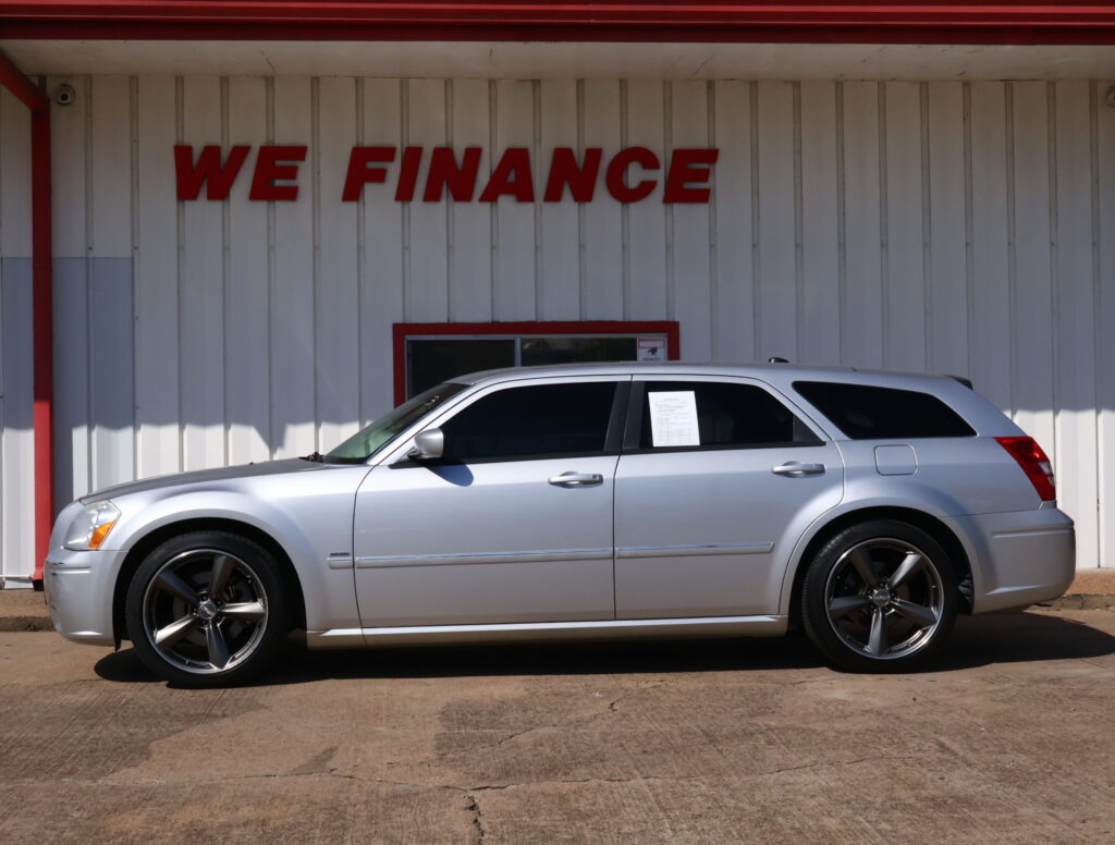 2005 SILVER DODGE MAGNUM WAGON 4-DR