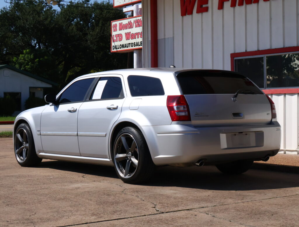 2005 SILVER DODGE MAGNUM WAGON 4-DR