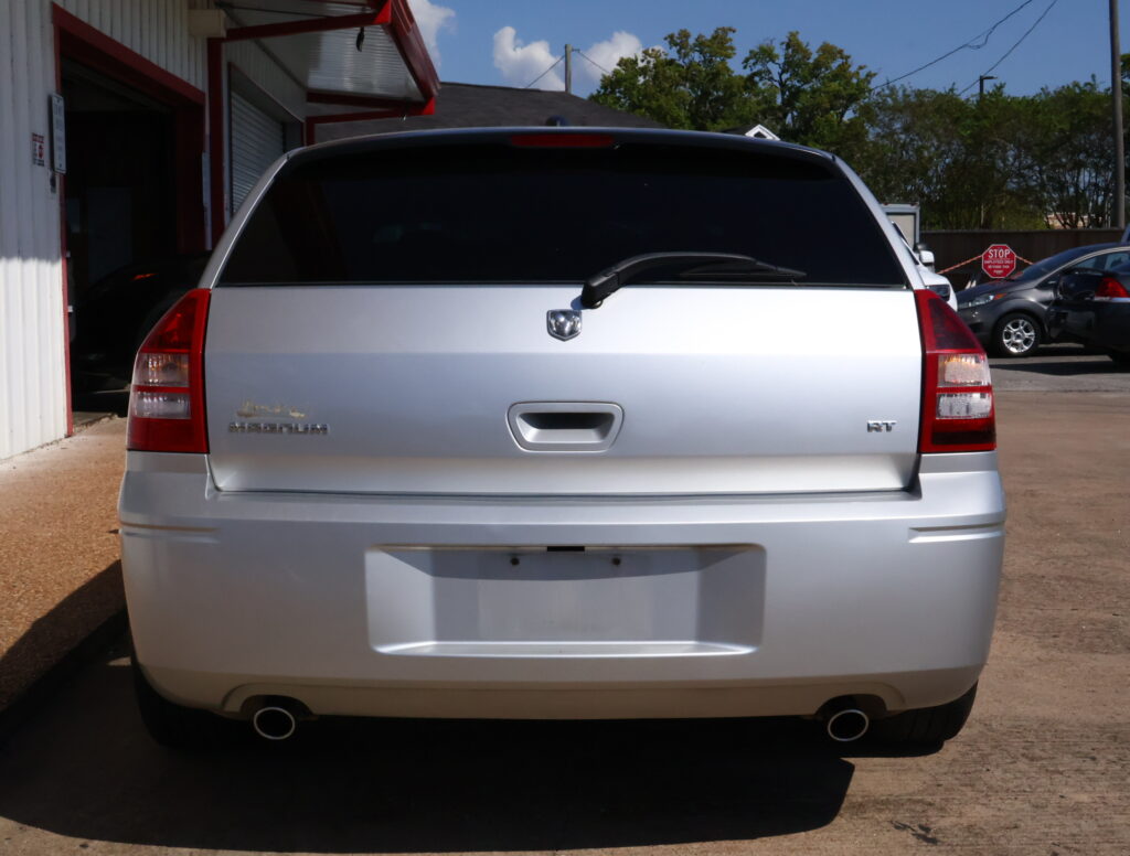 2005 SILVER DODGE MAGNUM WAGON 4-DR
