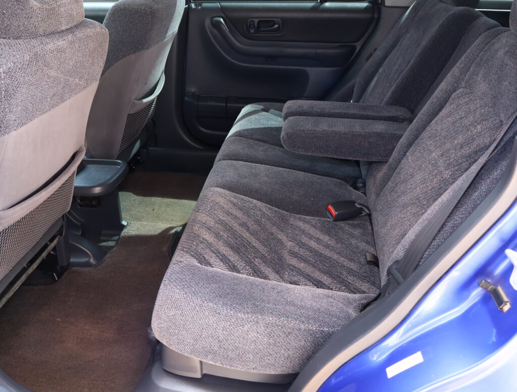 2000 BLUE HONDA CR-V SUV 4-DR