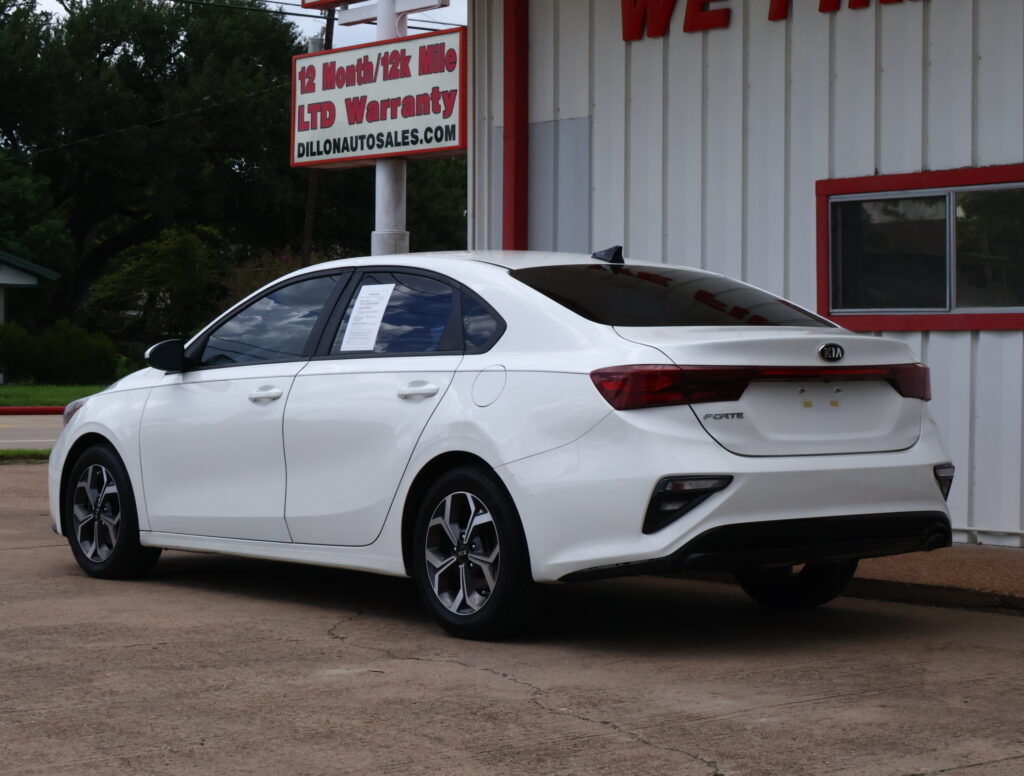 2020 WHITE KIA FORTE SEDAN 4-DR