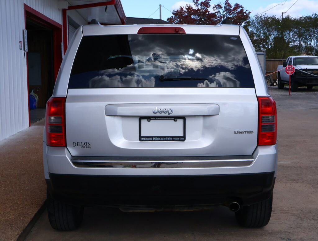 2013 SILVER JEEP PATRIOT SUV 4-DR