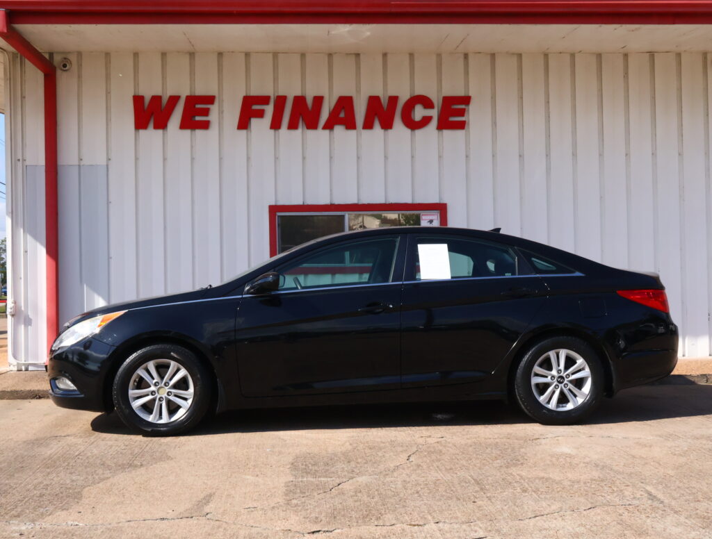 2013 BLACK HYUNDAI SONATA SEDAN 4-DR