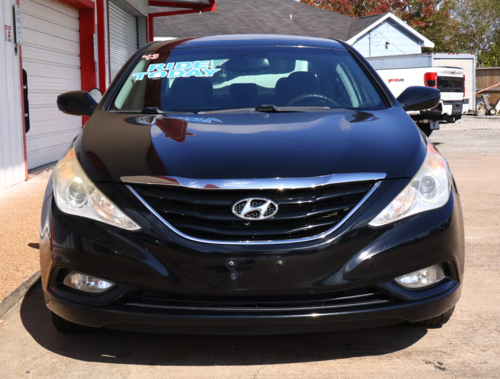 2013 BLACK HYUNDAI SONATA SEDAN 4-DR