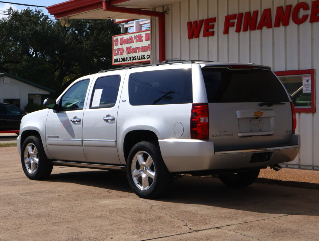 2012 SILVER CHEVROLET SUBURBAN SUV 4-DR