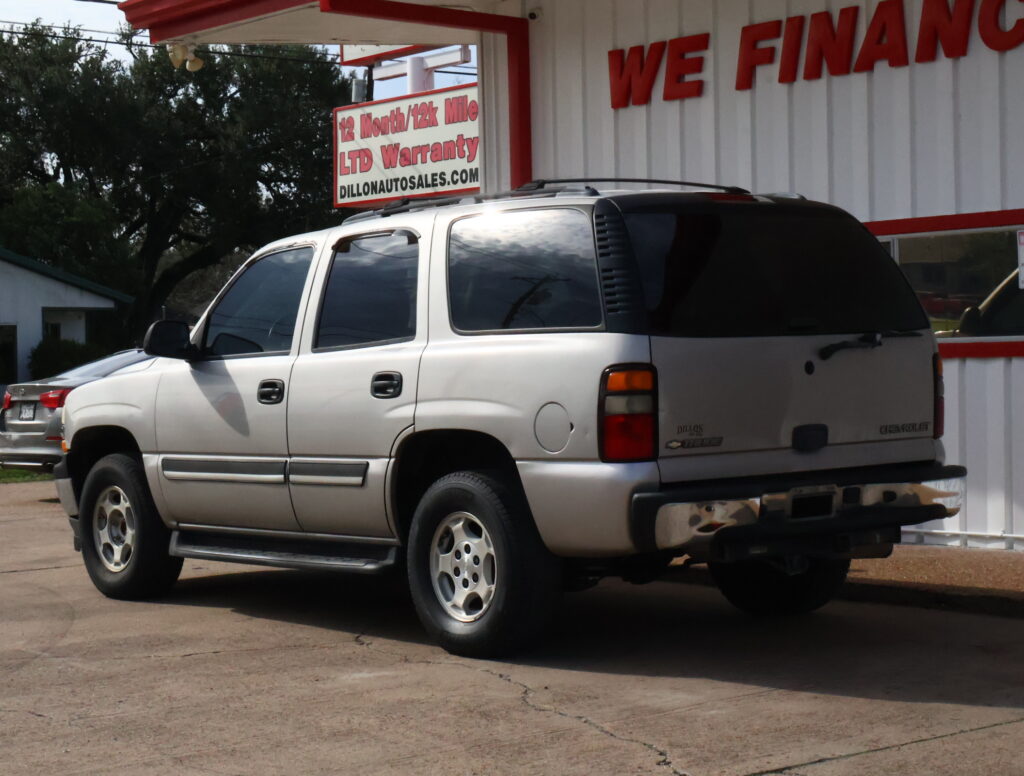 2005 SILVER CHEVROLET TAHOE SUV 4-DR