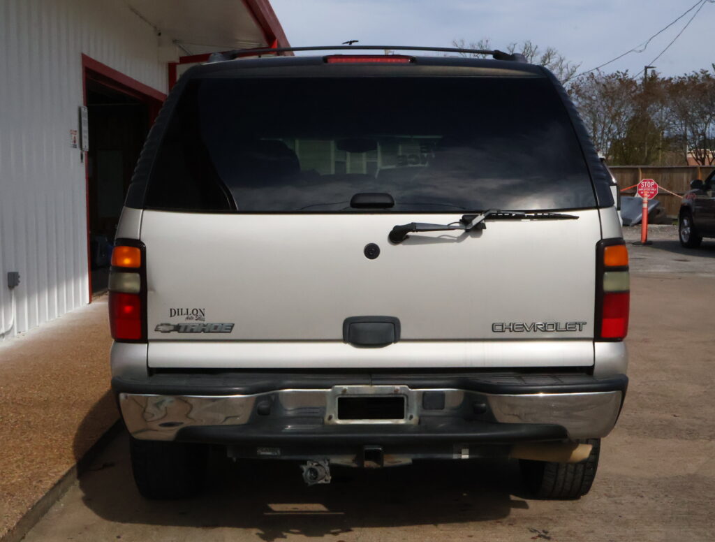 2005 SILVER CHEVROLET TAHOE SUV 4-DR