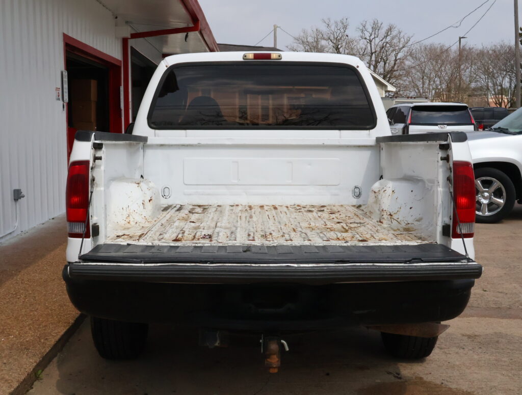 2004 WHITE FORD F-250 SD EXT CAB PICKUP 4-DR