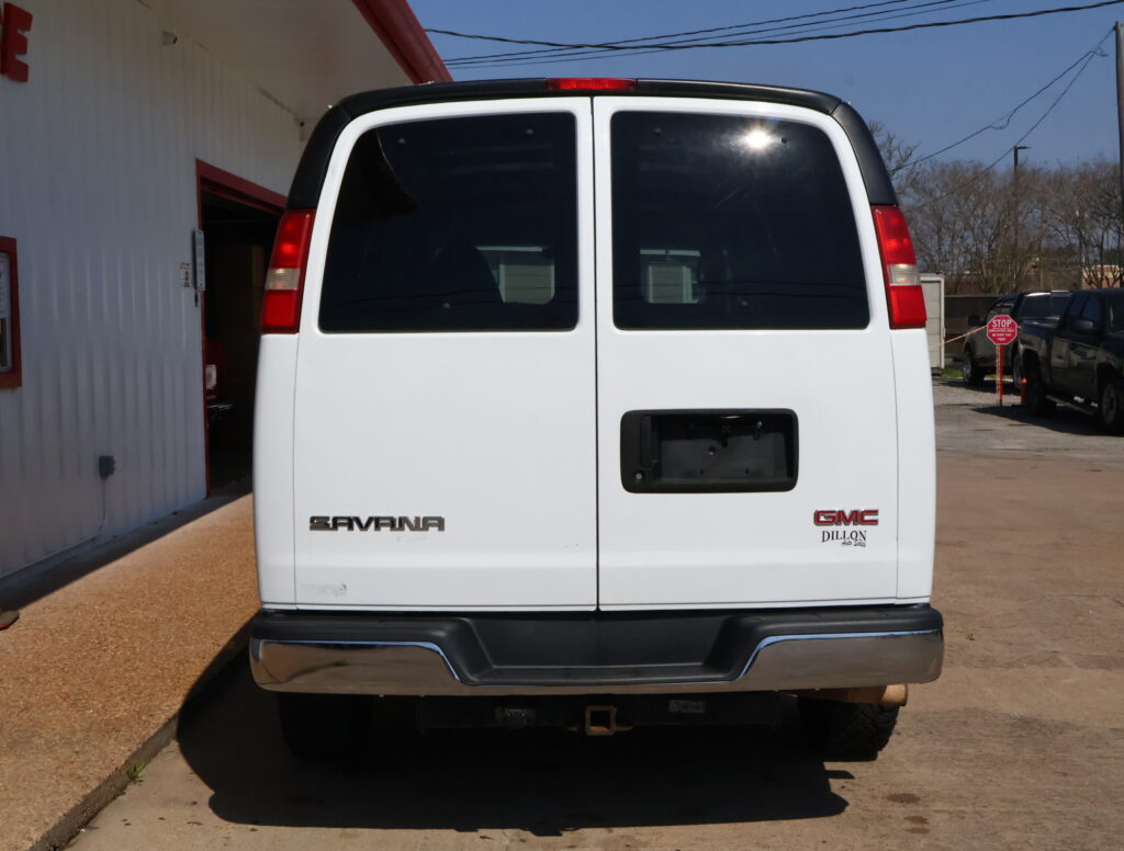 2014 WHITE GMC SAVANA EXT SPORTS VAN