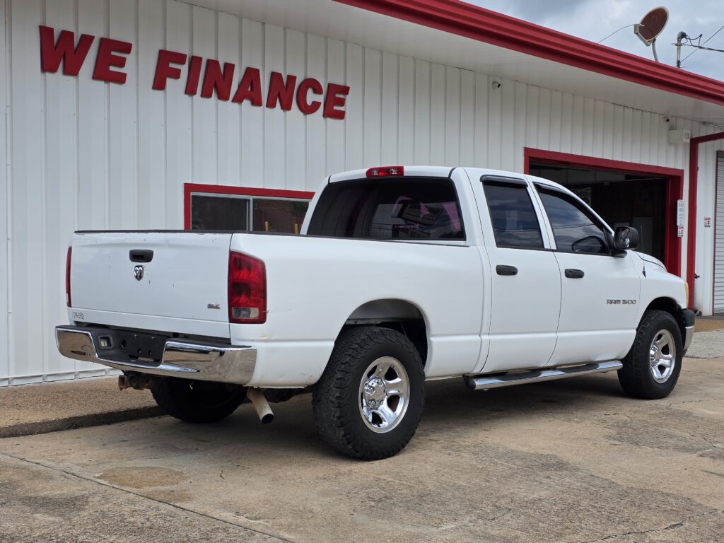 2006 WHITE DODGE RAM 1500 CREW CAB PICKUP 4-DR