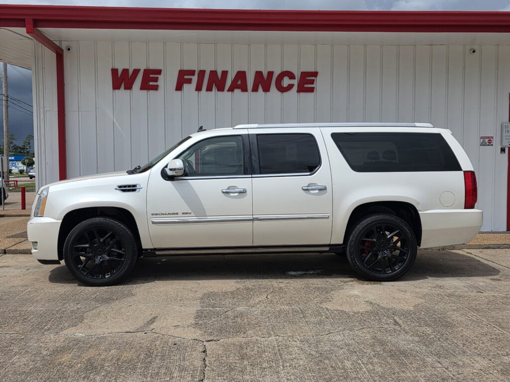 2013 WHITE CADILLAC ESCALADE SUV 4-DR