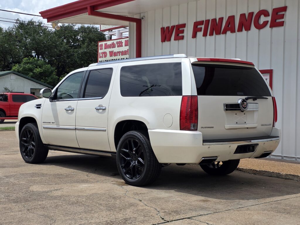 2013 WHITE CADILLAC ESCALADE SUV 4-DR