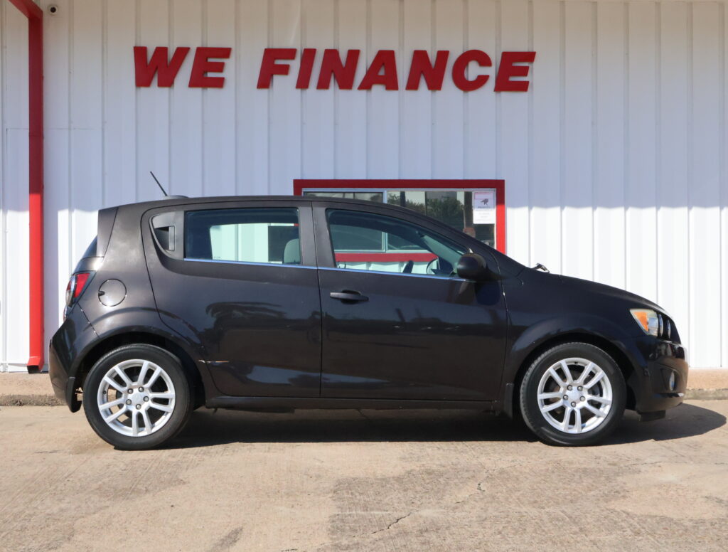 2016 BLACK CHEVROLET SONIC HATCHBACK 4-DR